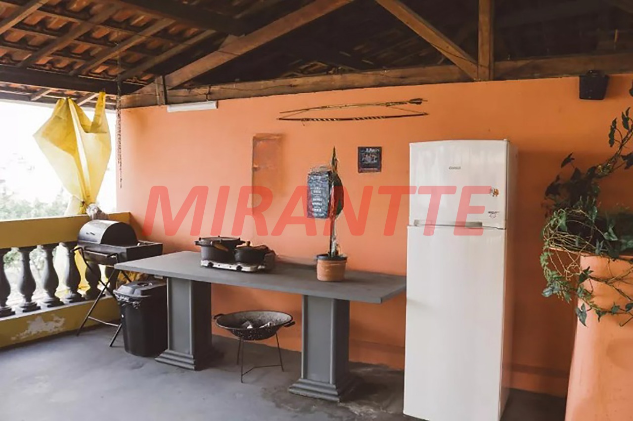 Sobrado de 330m² com 3 quartos em Vila Celeste