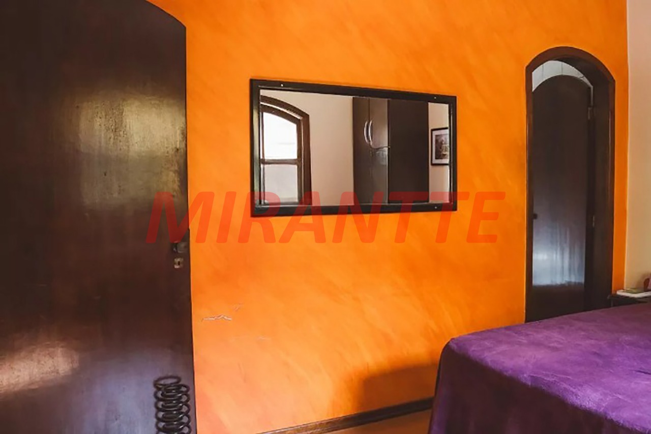 Sobrado de 330m² com 3 quartos em Vila Celeste