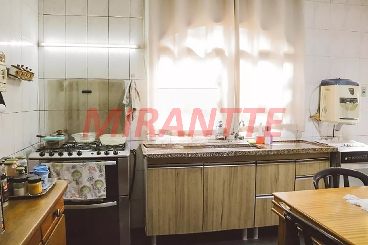 Sobrado de 330m² com 3 quartos em Vila Celeste