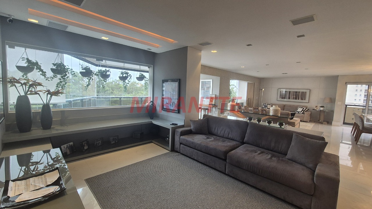 Apartamento de 240m² com 3 quartos em Jardim Luzitânia