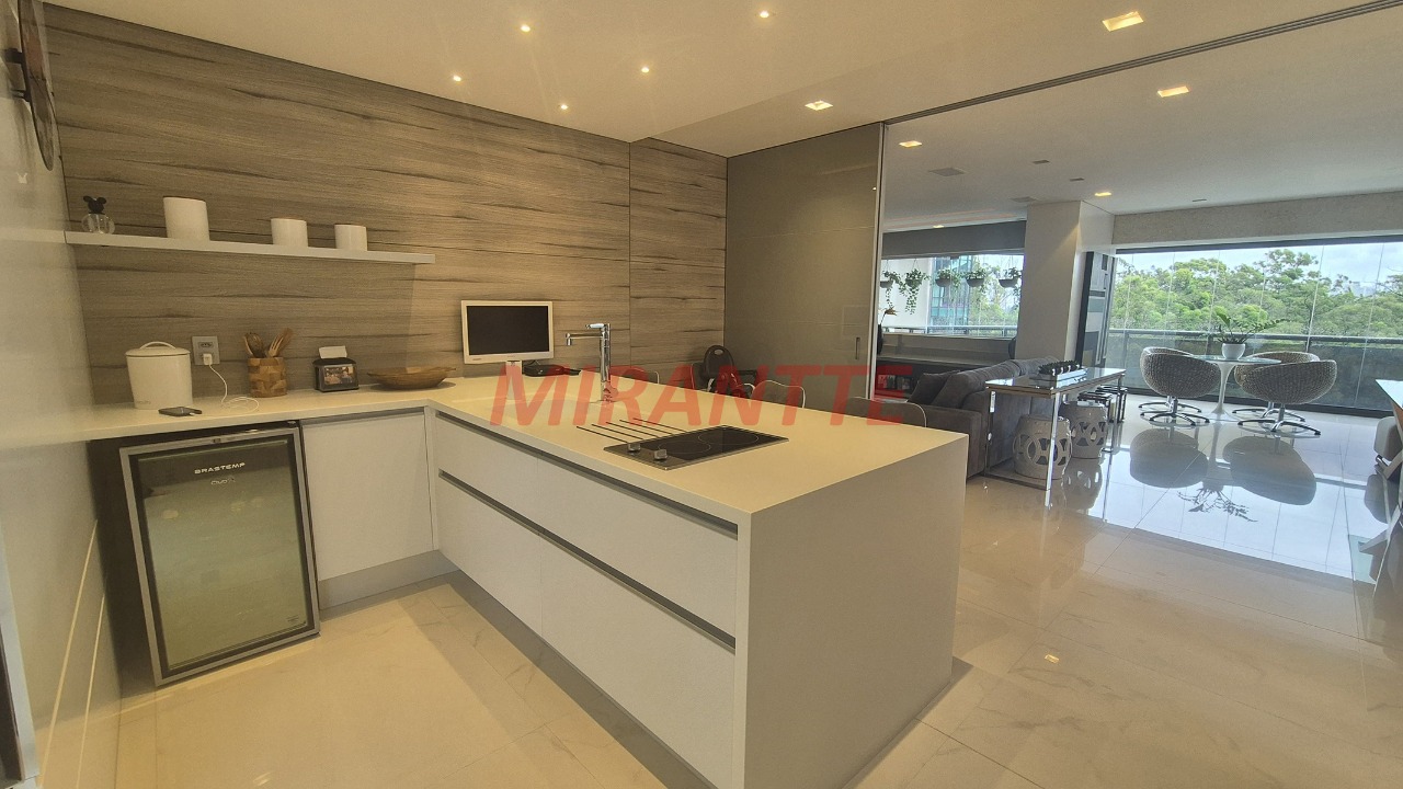 Apartamento de 240m² com 3 quartos em Jardim Luzitânia