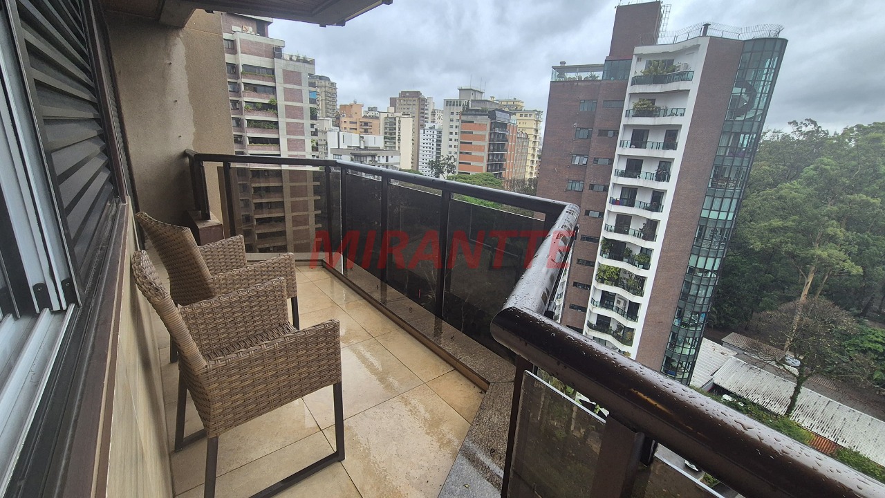 Apartamento de 240m² com 3 quartos em Jardim Luzitânia