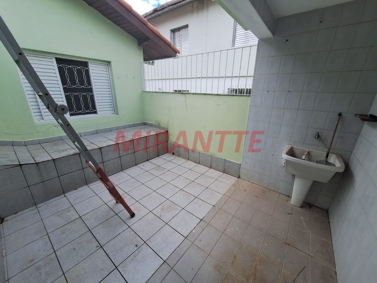 Casa terrea de 146m² com 4 quartos em Conjunto Residencial Santa Terezinha