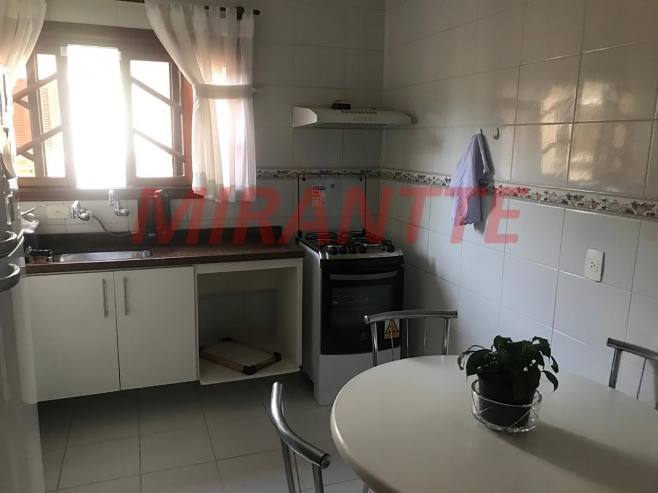 Cond. fechado de 114m² com 2 quartos em Tremembe
