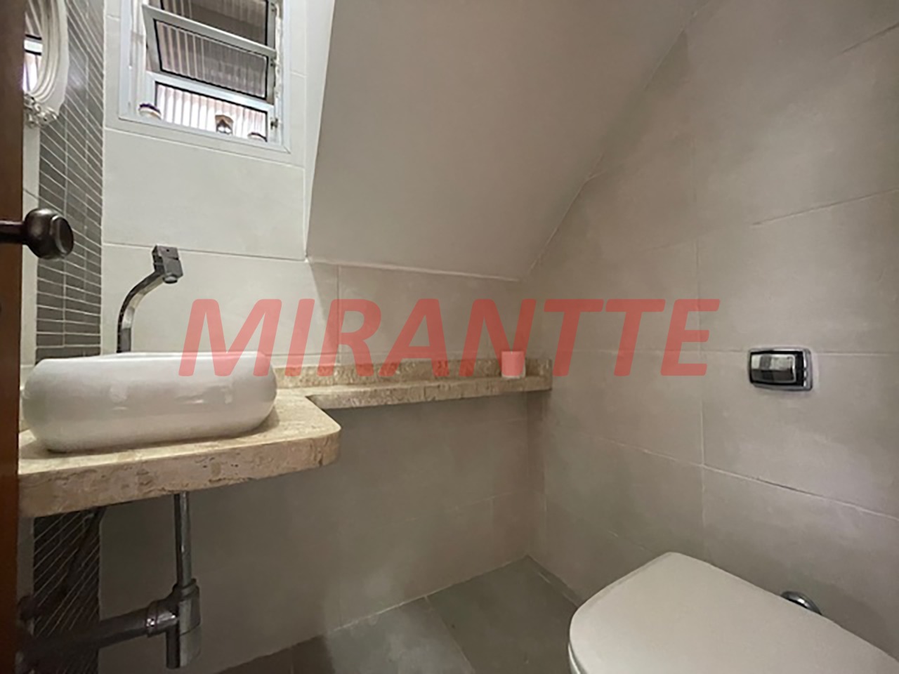 Sobrado de 171m² com 3 quartos em Vila Nova Mazzei