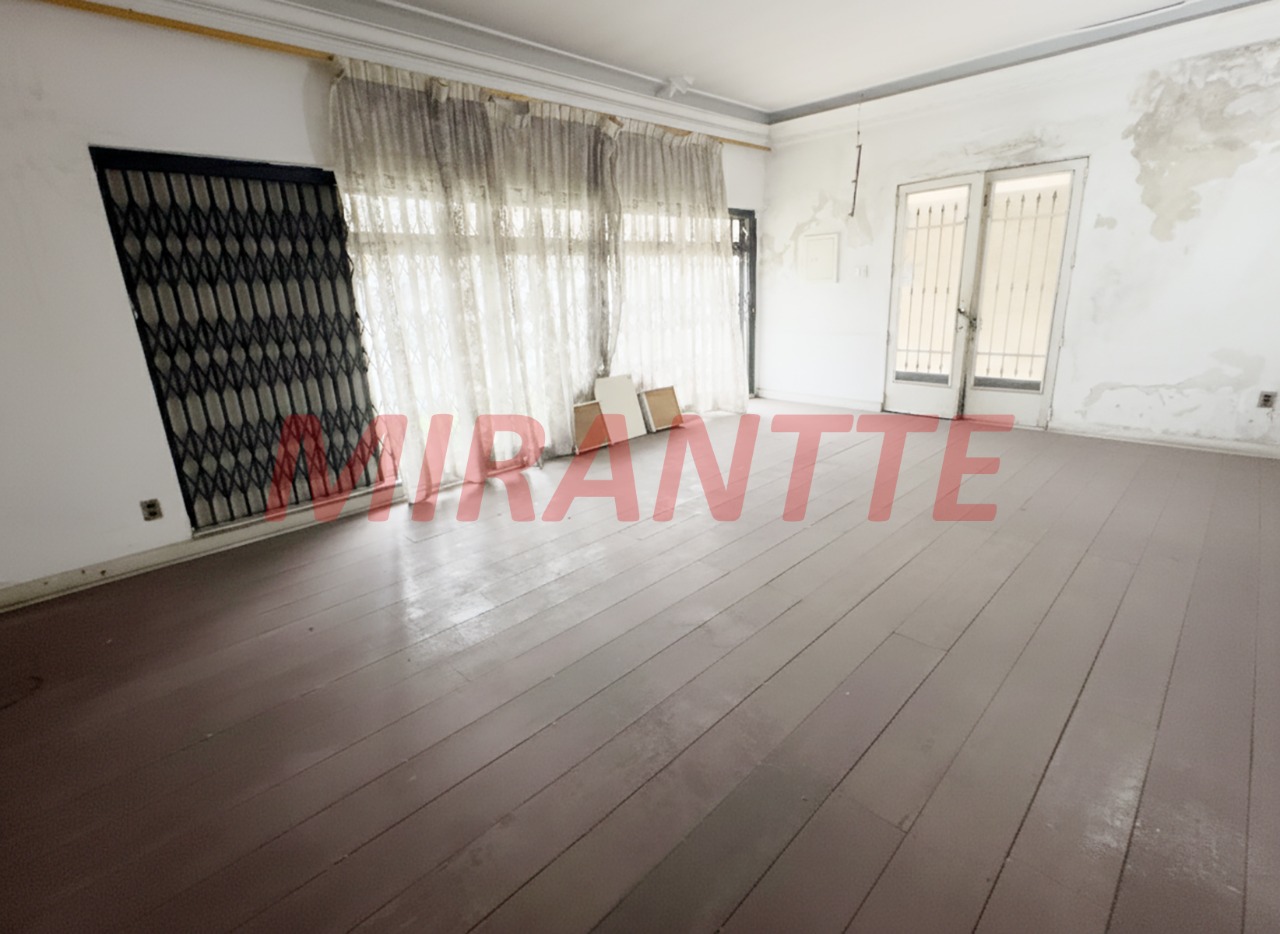 Casa terrea de 253m² com 3 quartos em Santana