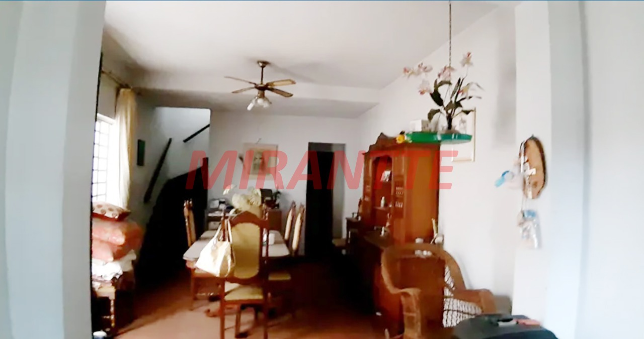 Sobrado de 137m² com 3 quartos em Água Fria