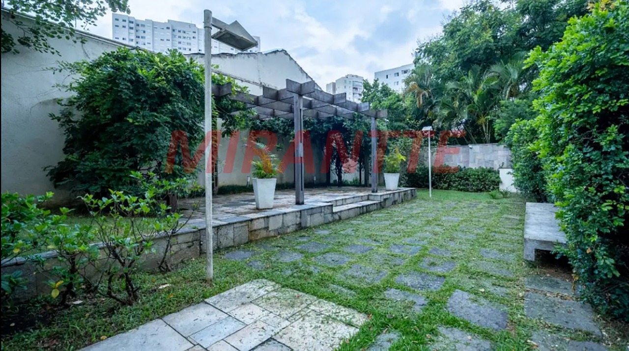 Apartamento de 131m² com 3 quartos em Santa Teresinha