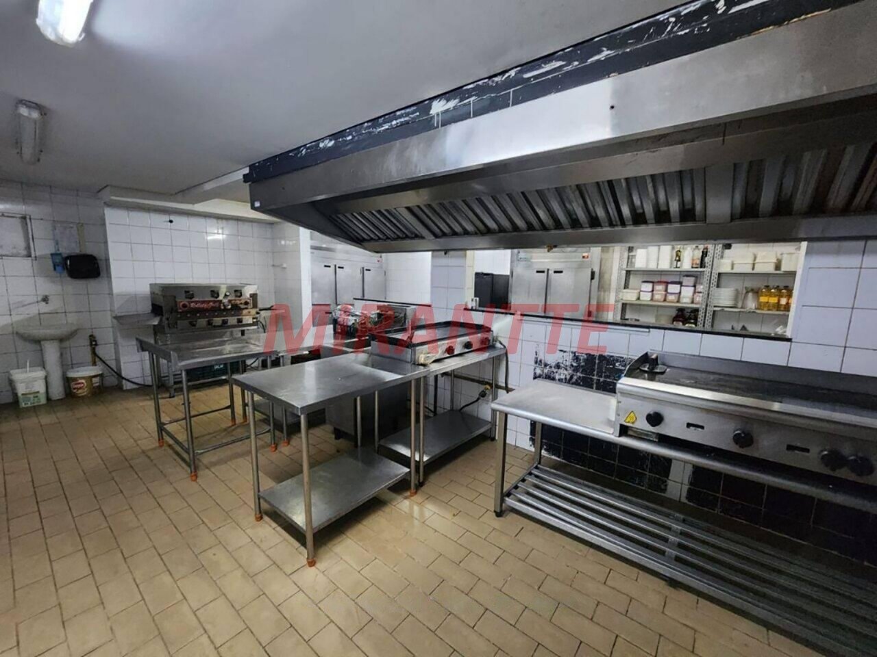 Comercial de 526m² em Imirim
