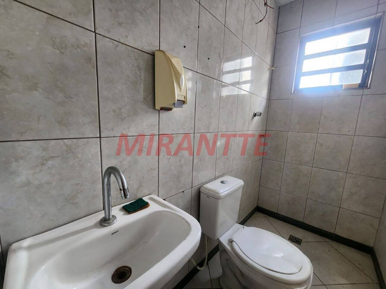 Comercial de 526m² em Imirim