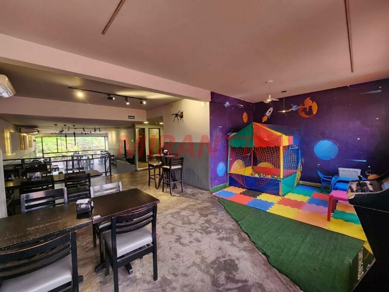 Comercial de 526m² em Imirim