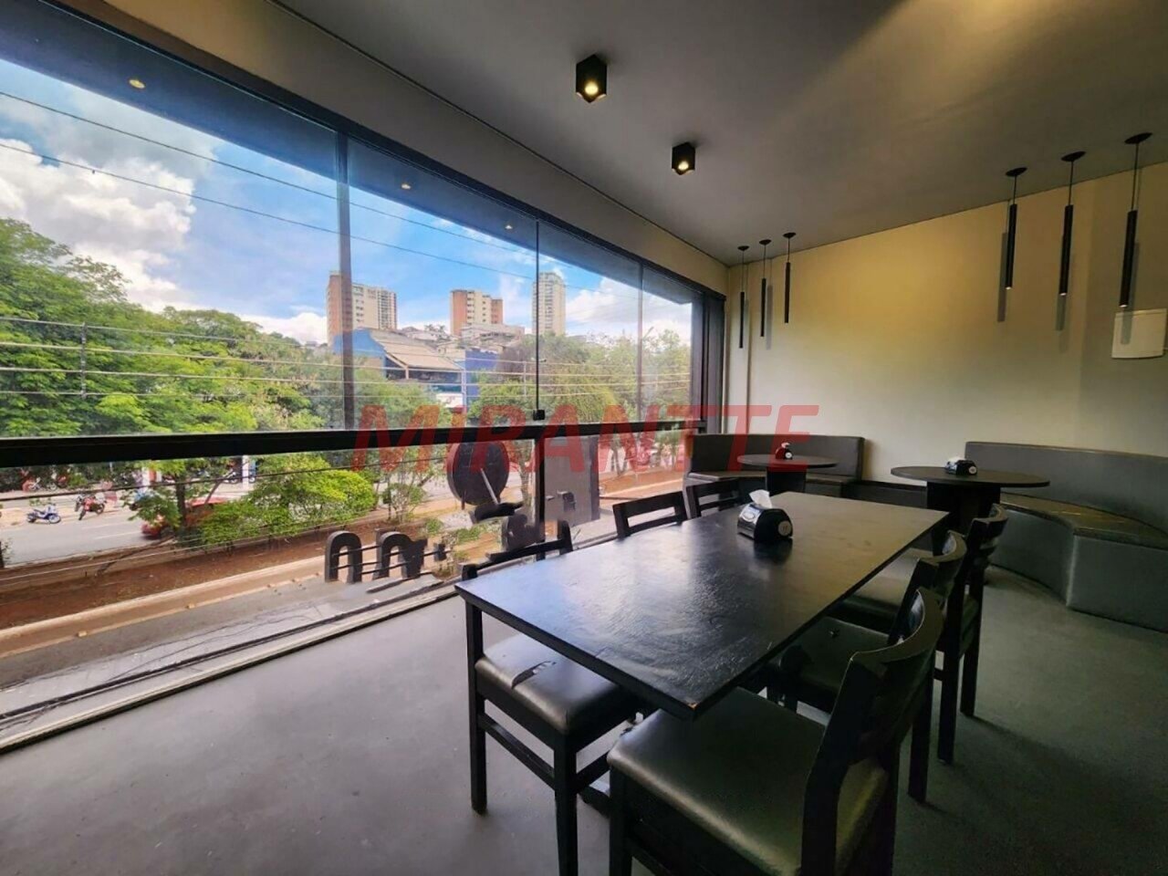 Comercial de 526m² em Imirim