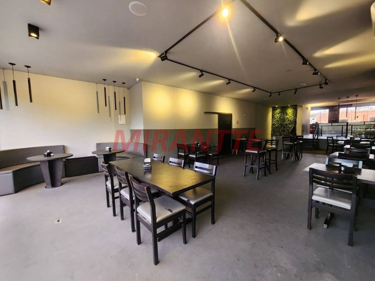 Comercial de 526m² em Imirim