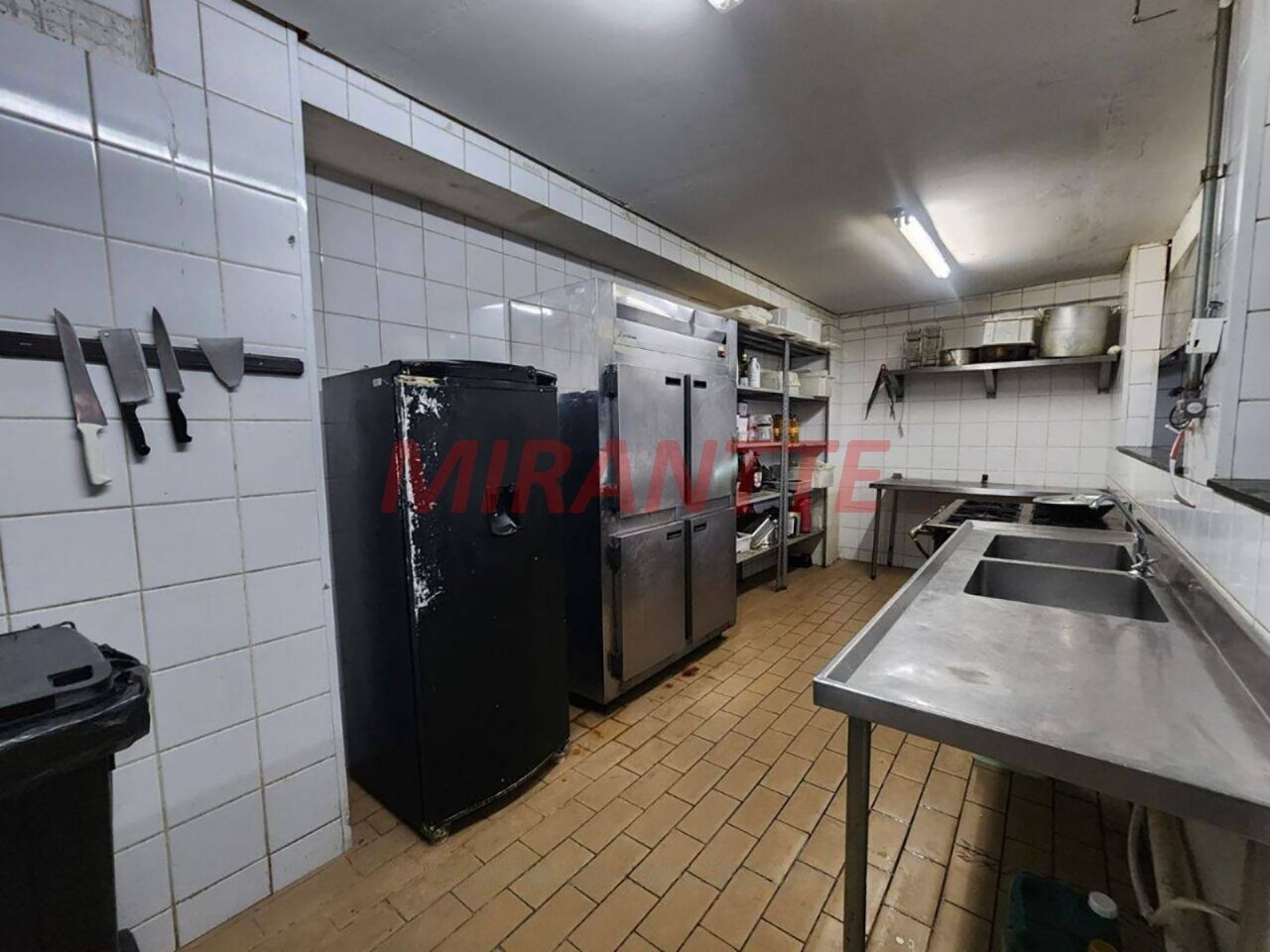 Comercial de 526m² em Imirim