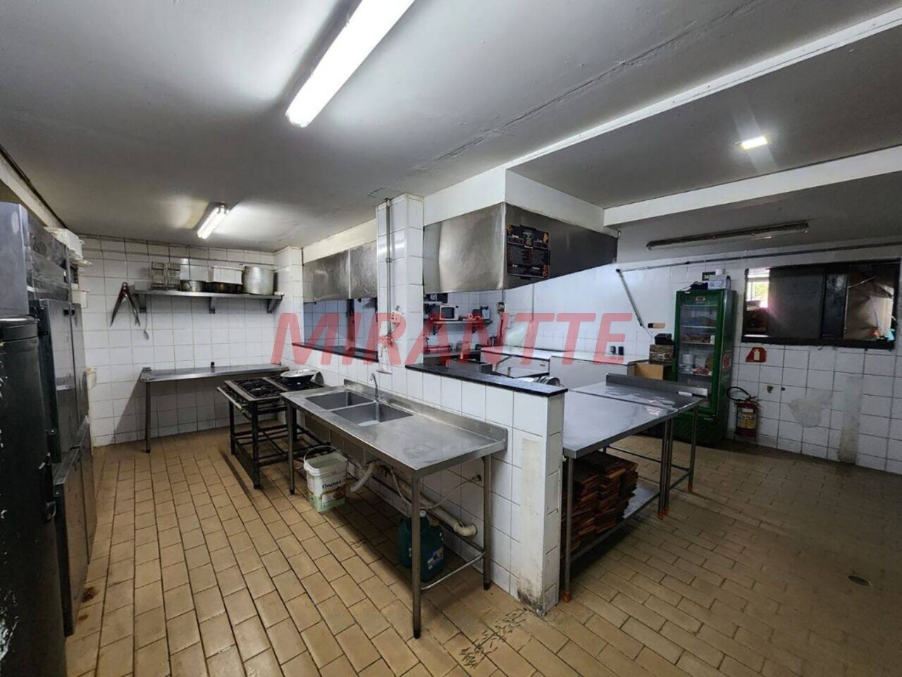 Comercial de 526m² em Imirim