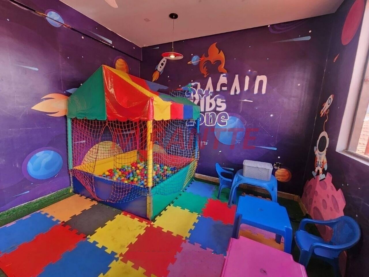 Comercial de 526m² em Imirim