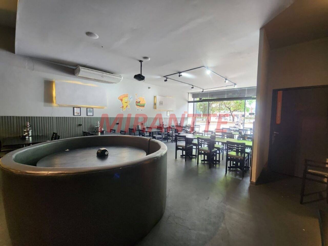 Comercial de 526m² em Imirim
