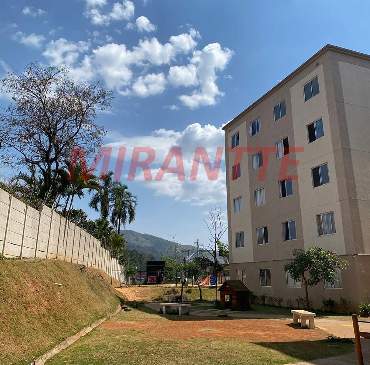 Apartamento de 38m² com 2 quartos em Jardim Recanto Verde