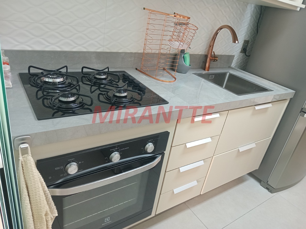 Apartamento de 59m² com 2 quartos em Vila Ema