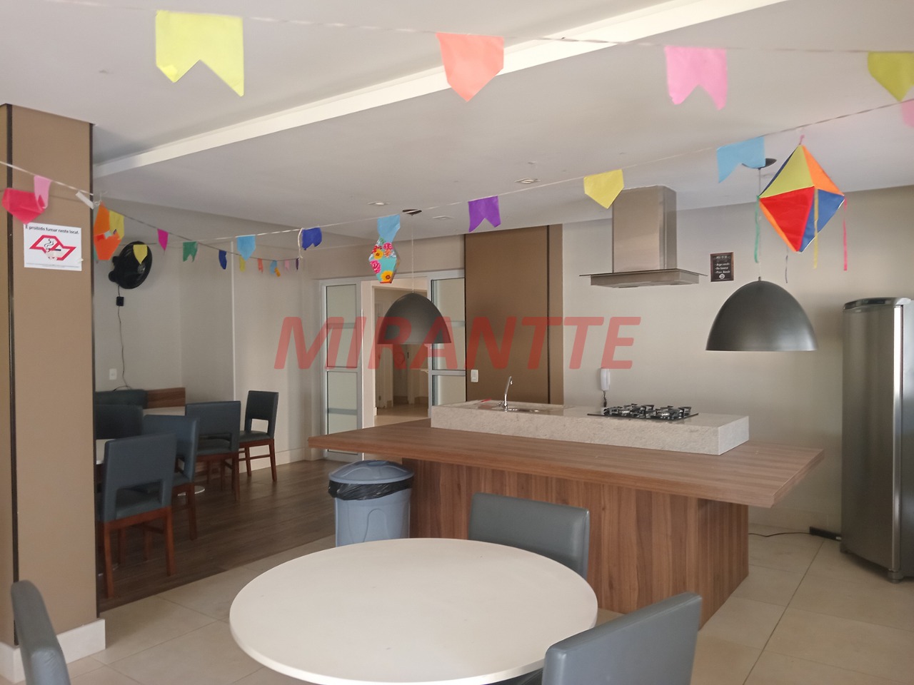 Apartamento de 59m² com 2 quartos em Vila Ema