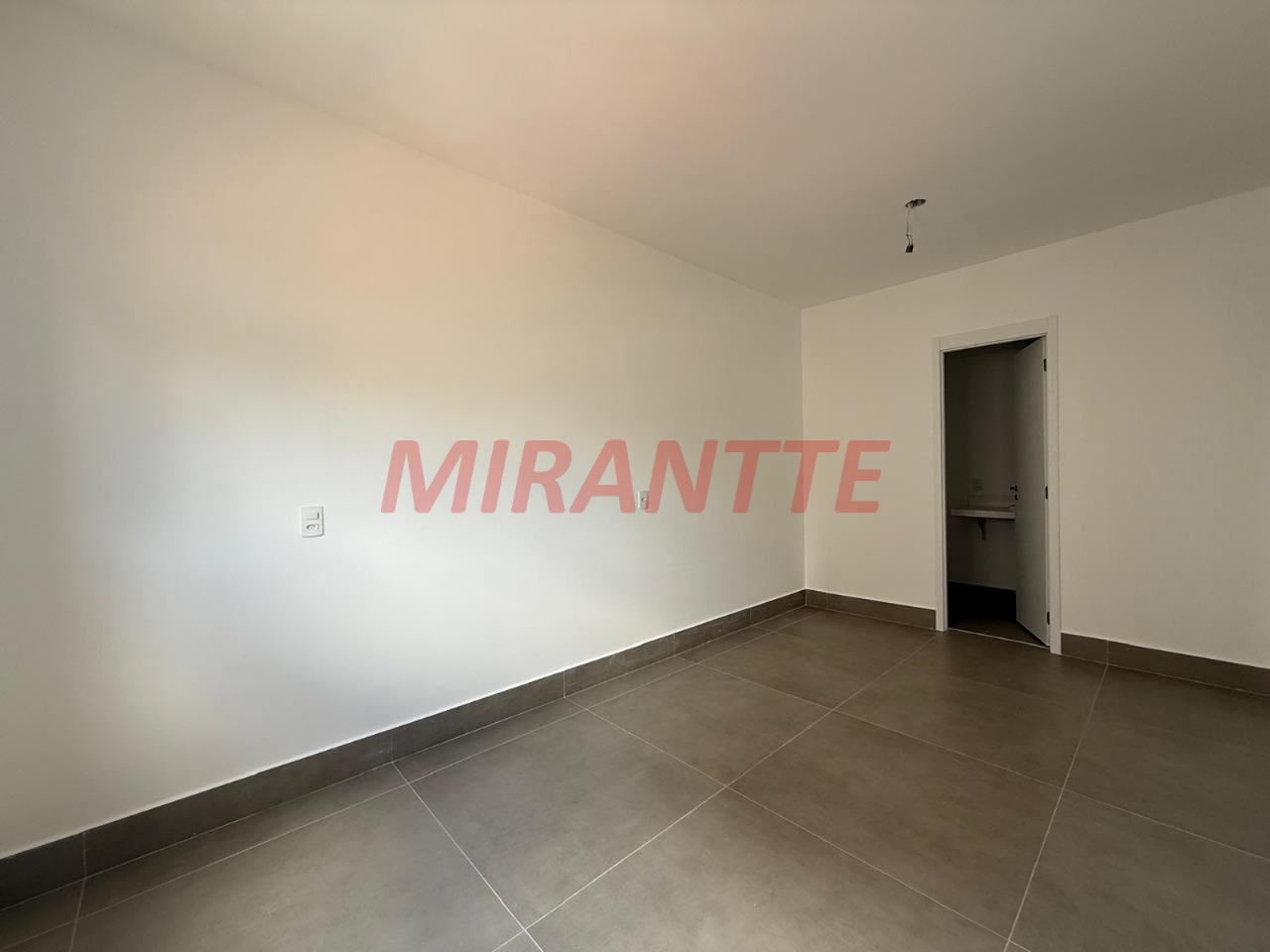 Apartamento de 75m² com 2 quartos em Santana