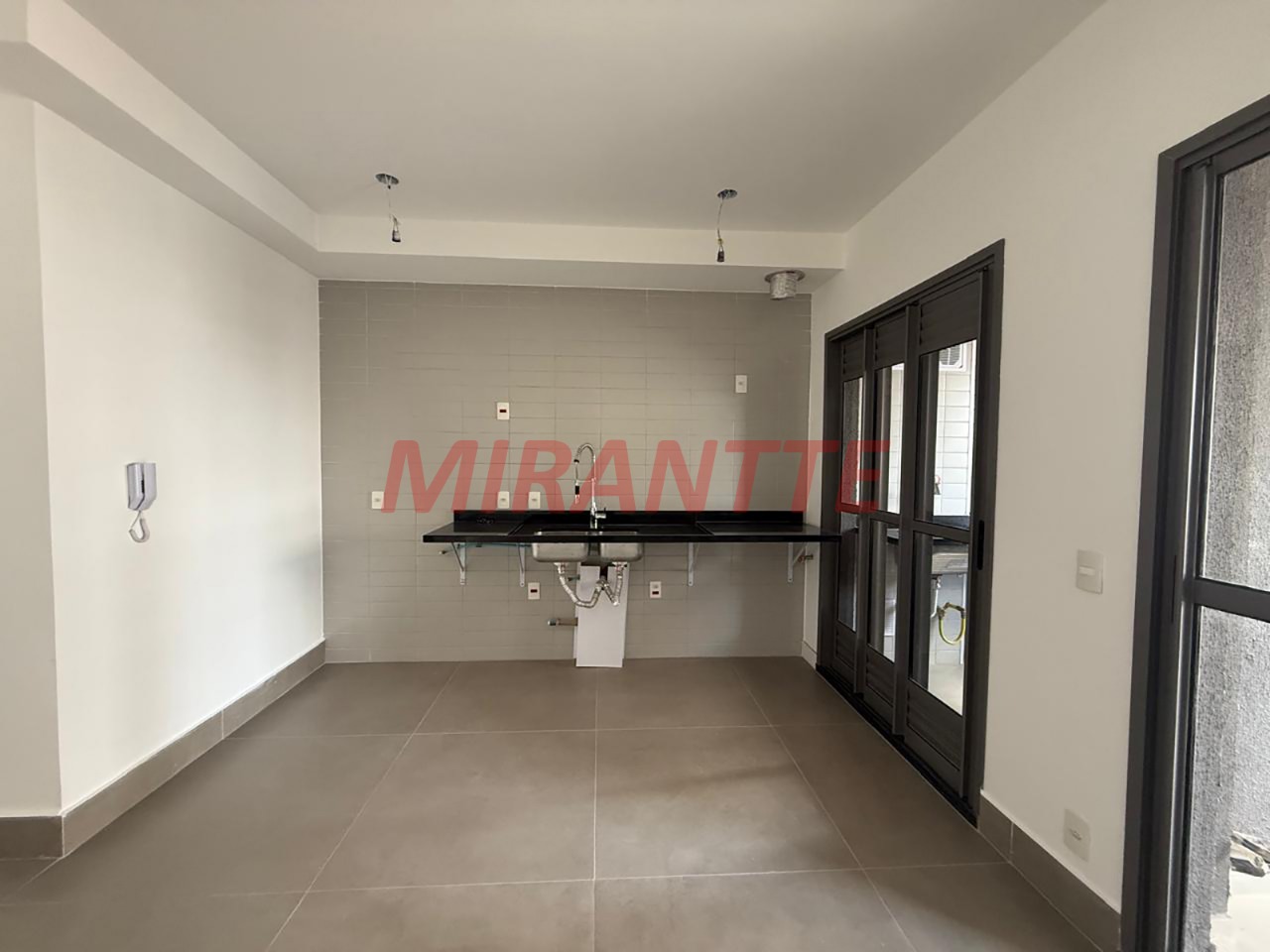 Apartamento de 75m² com 2 quartos em Santana