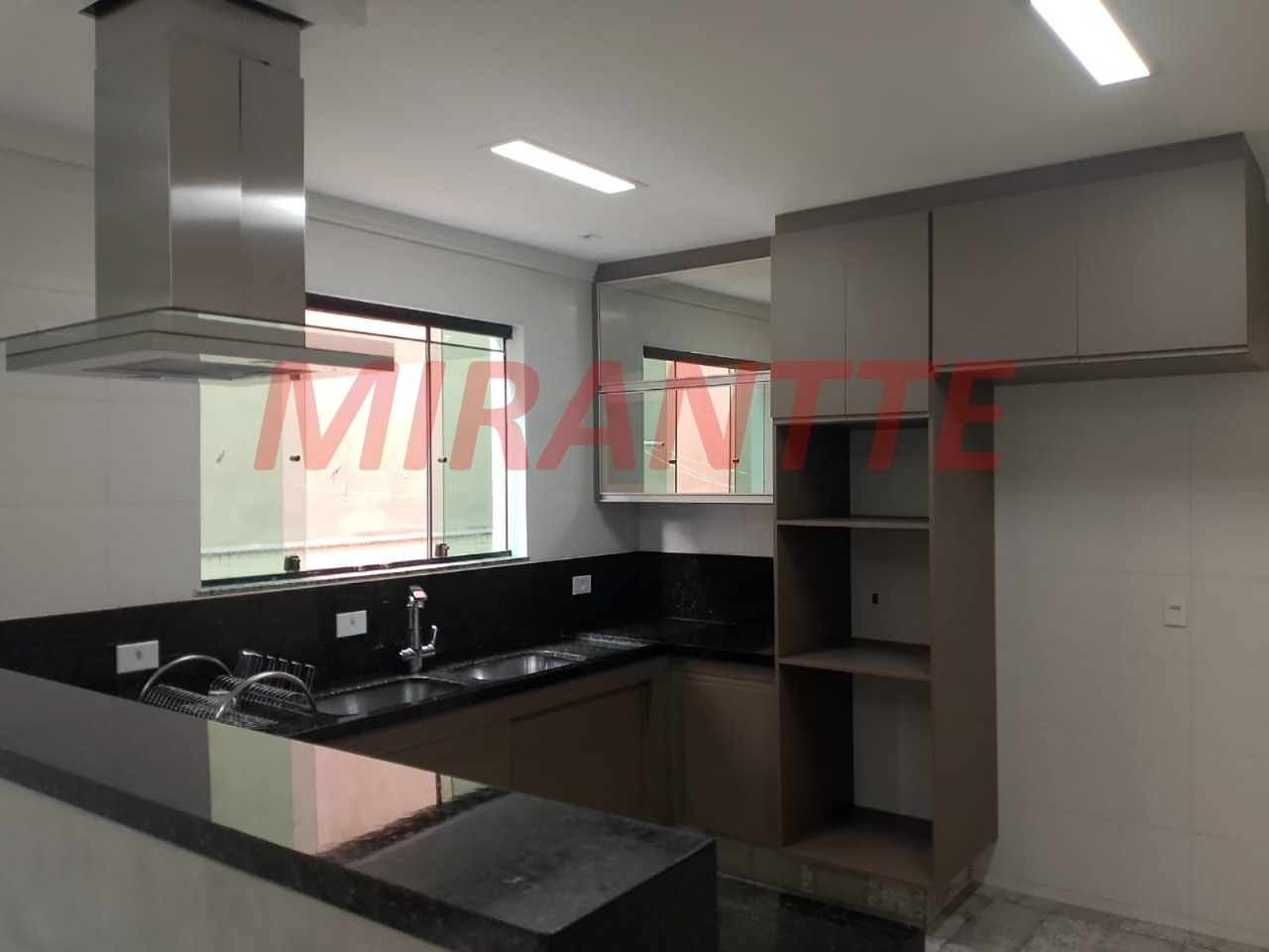 Sobrado de 143m² com 3 quartos em Vila Roque