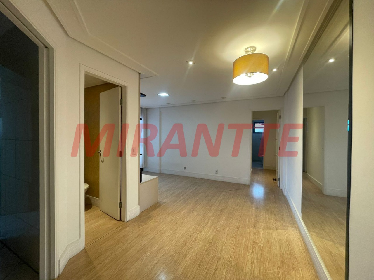 Apartamento de 57m² com 2 quartos em Santa Teresinha