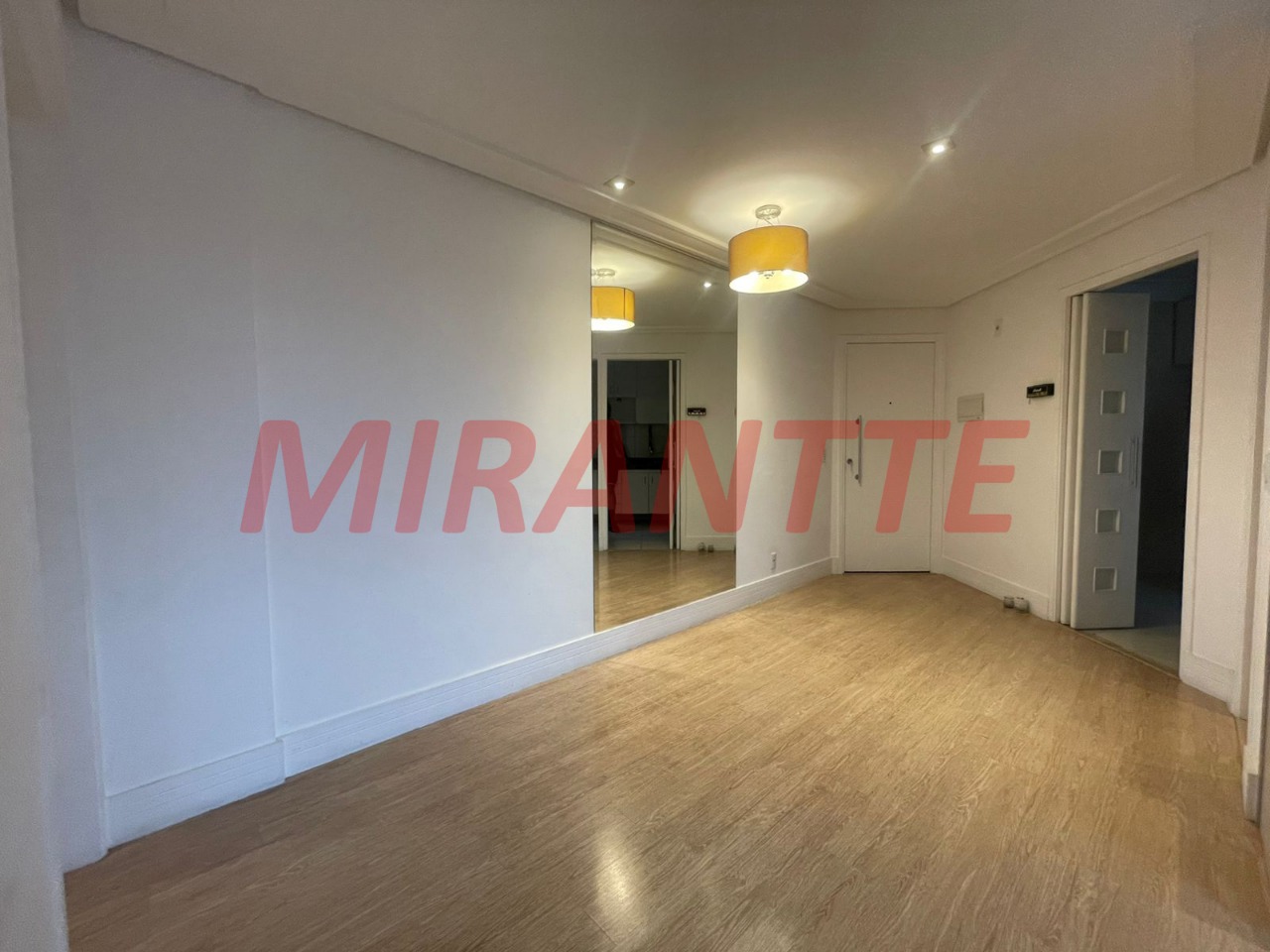 Apartamento de 57m² com 2 quartos em Santa Teresinha