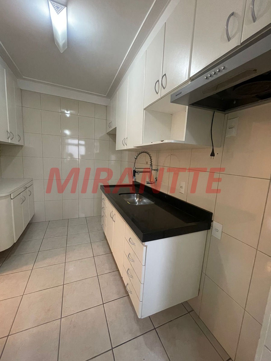 Apartamento de 57m² com 2 quartos em Santa Teresinha