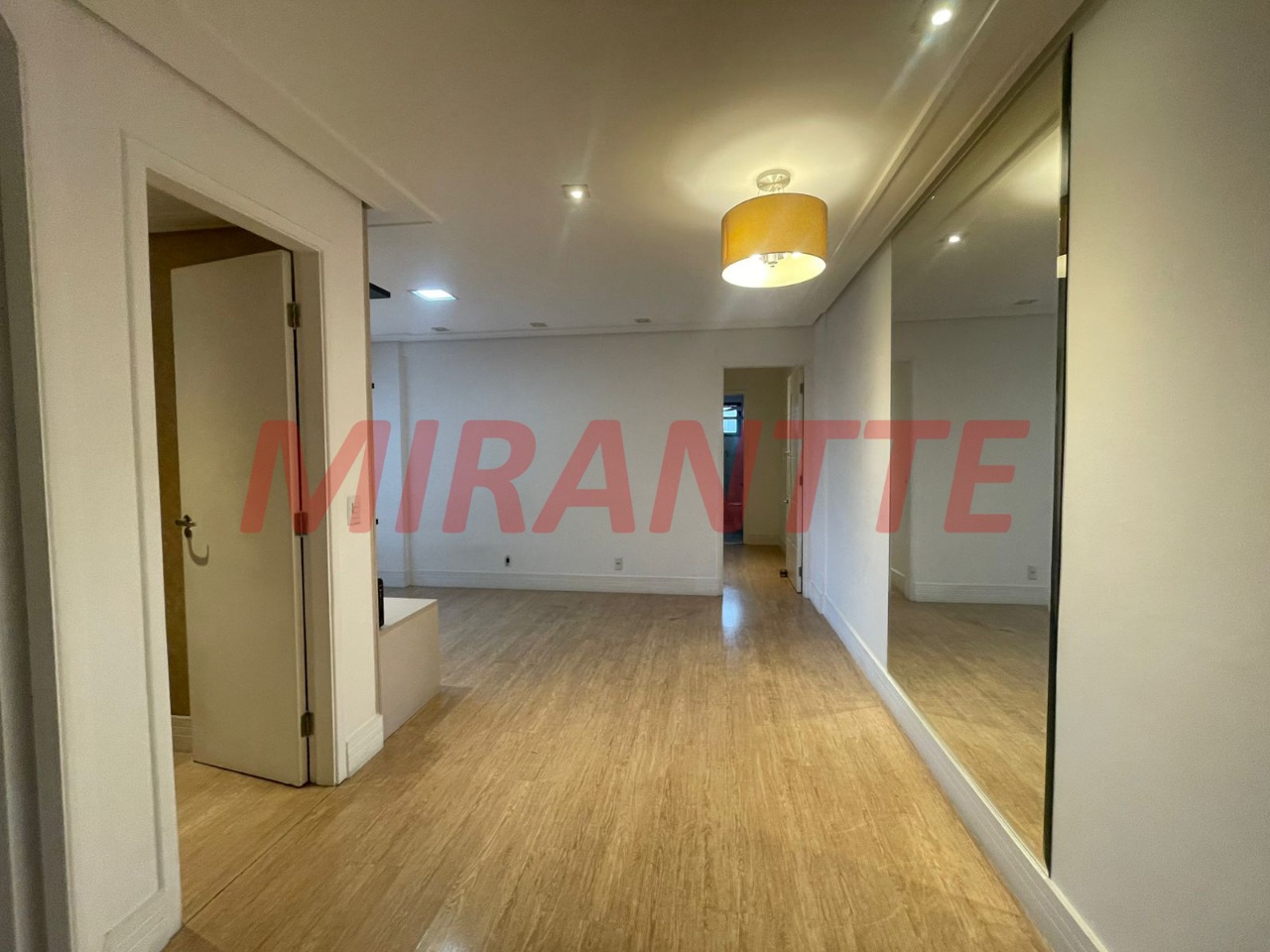 Apartamento de 57m² com 2 quartos em Santa Teresinha
