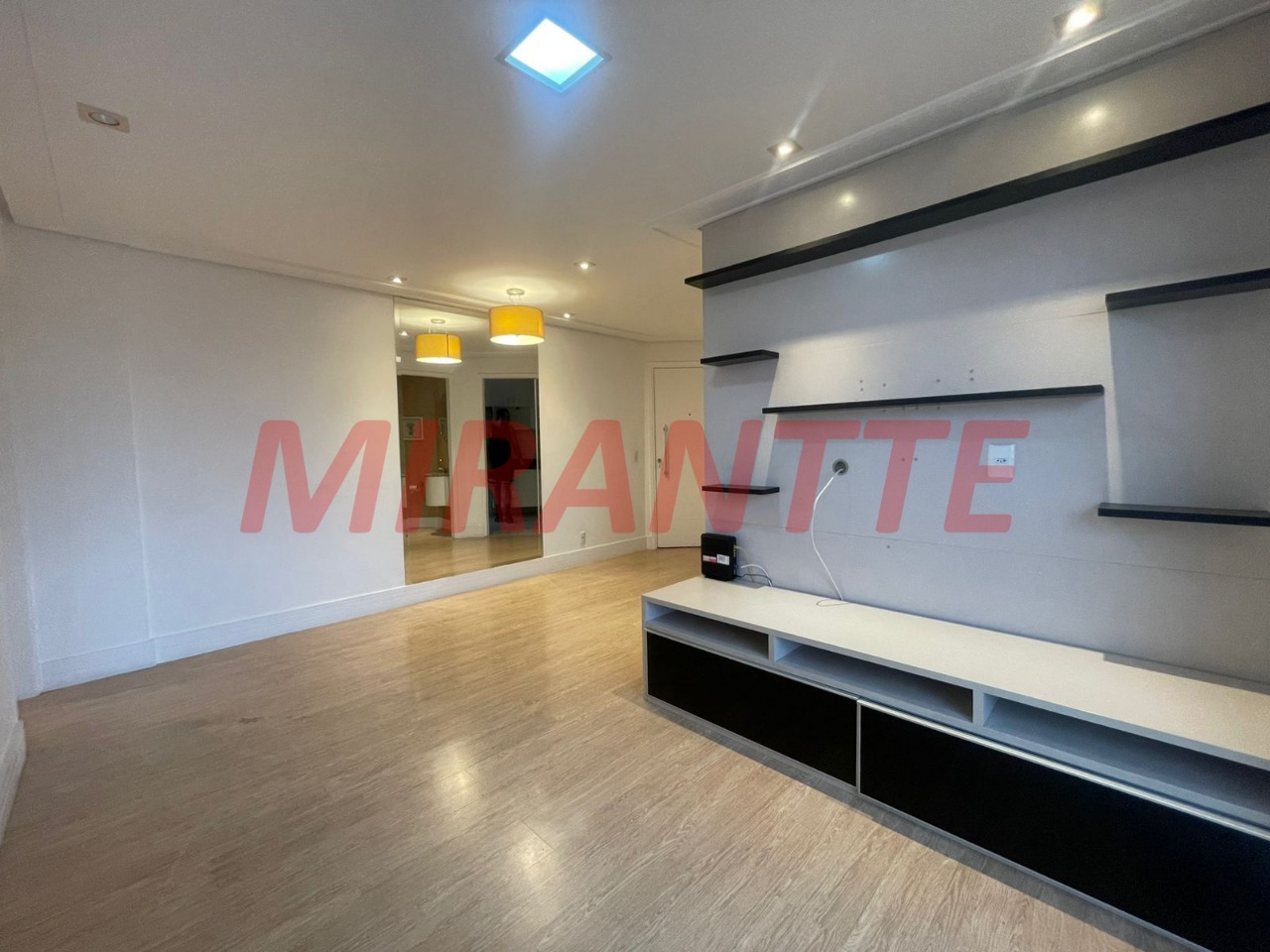 Apartamento de 57m² com 2 quartos em Santa Teresinha