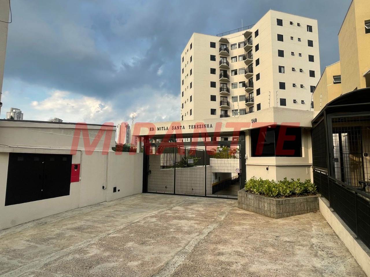 Apartamento de 57m² com 2 quartos em Santa Teresinha