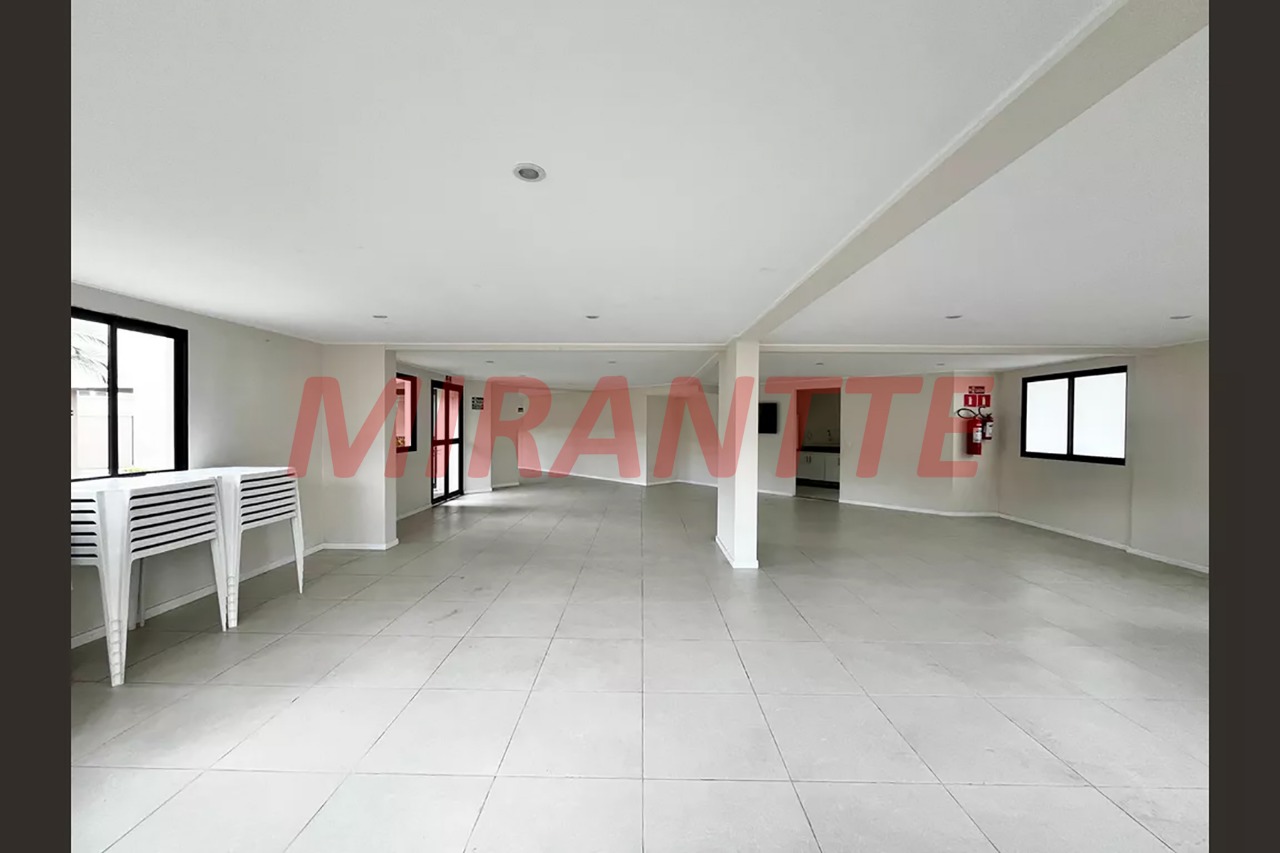 Apartamento de 57m² com 2 quartos em Santa Teresinha