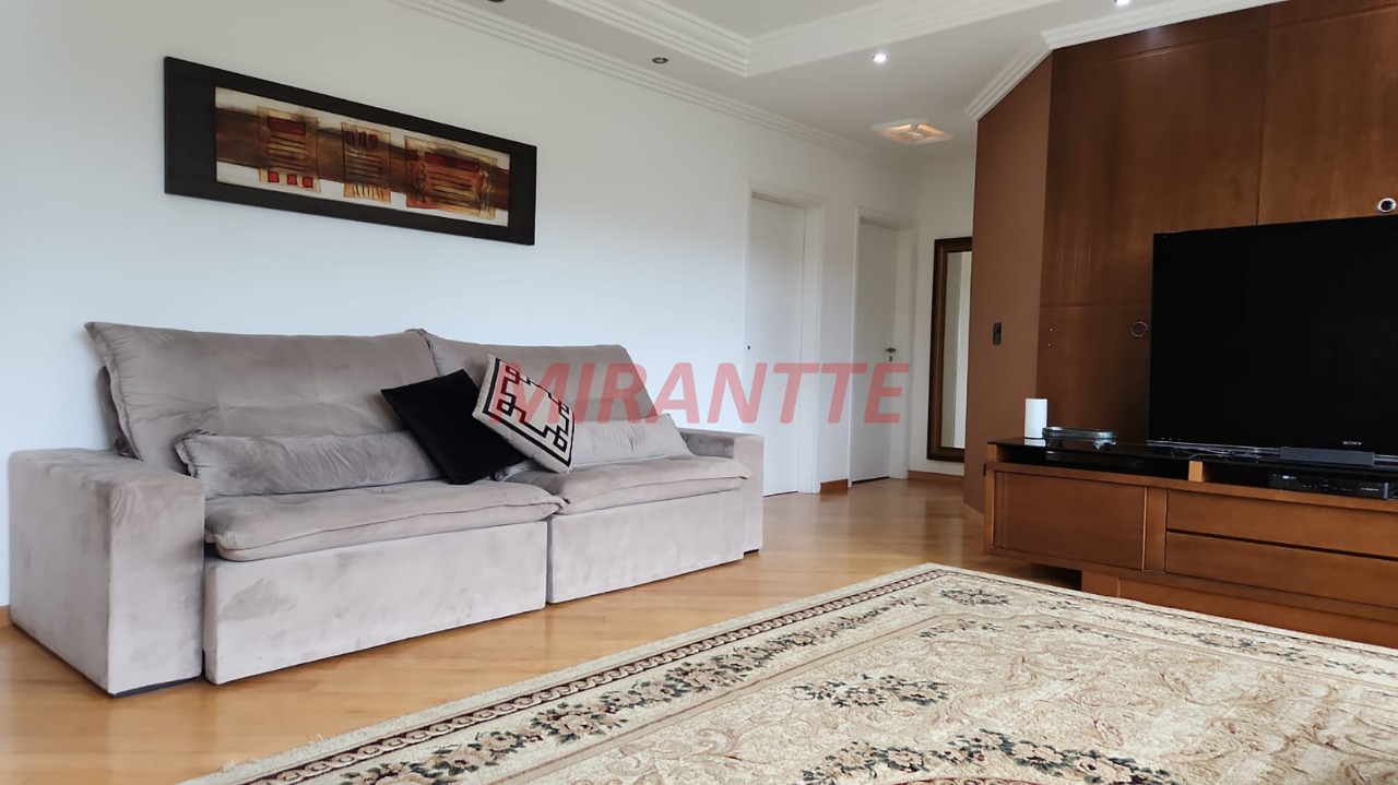 Cond. fechado de 880m² com 6 quartos em Roseira