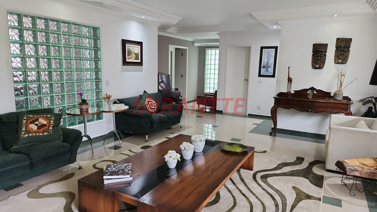 Cond. fechado de 880m² com 6 quartos em Roseira