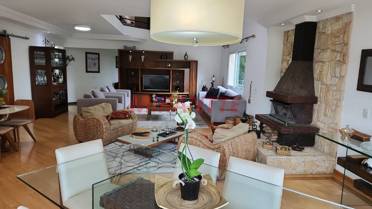 Cond. fechado de 880m² com 6 quartos em Roseira