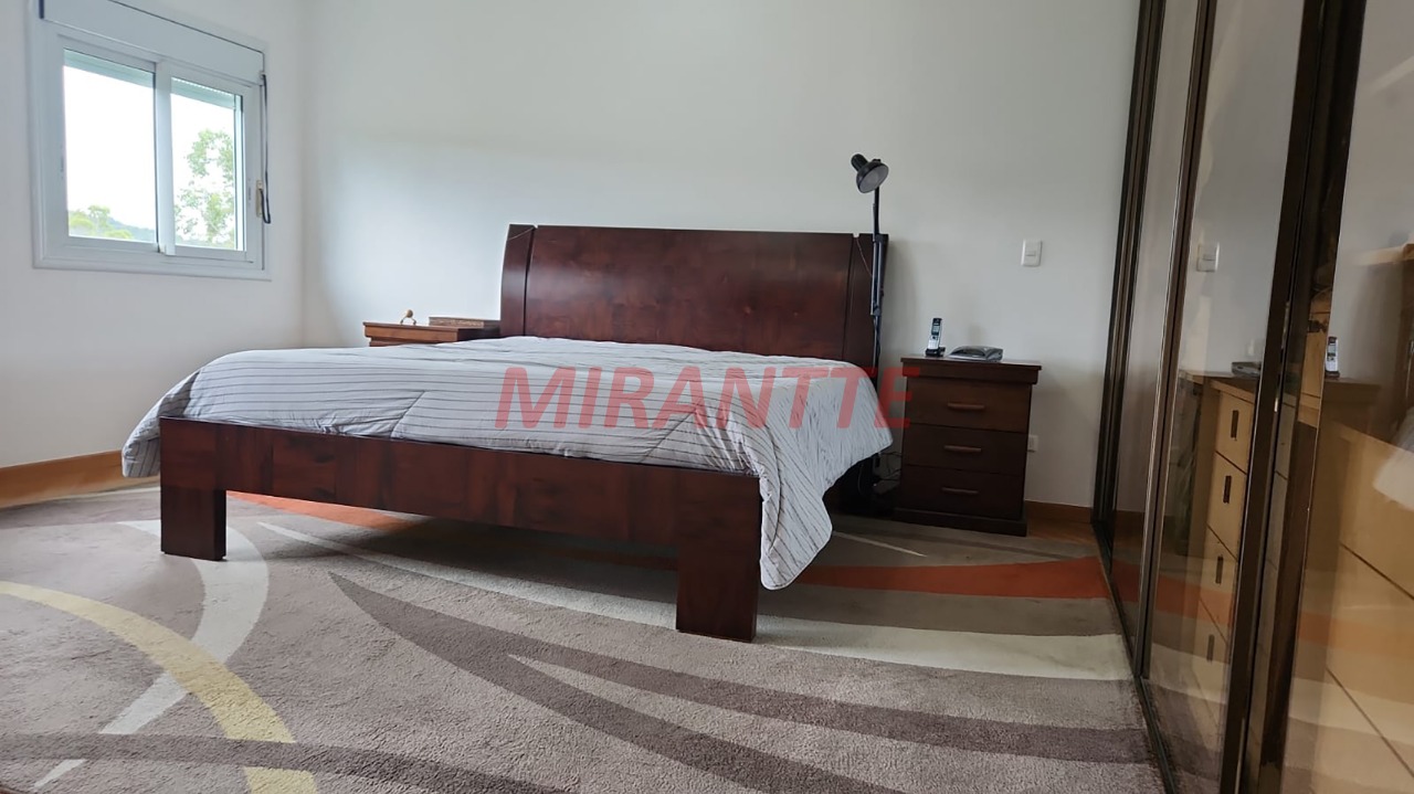 Cond. fechado de 880m² com 6 quartos em Roseira