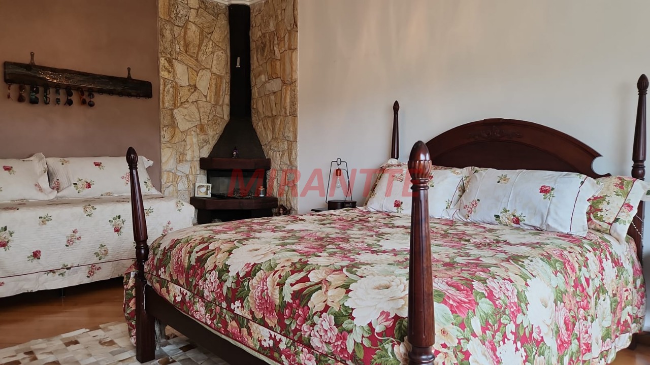Cond. fechado de 880m² com 6 quartos em Roseira