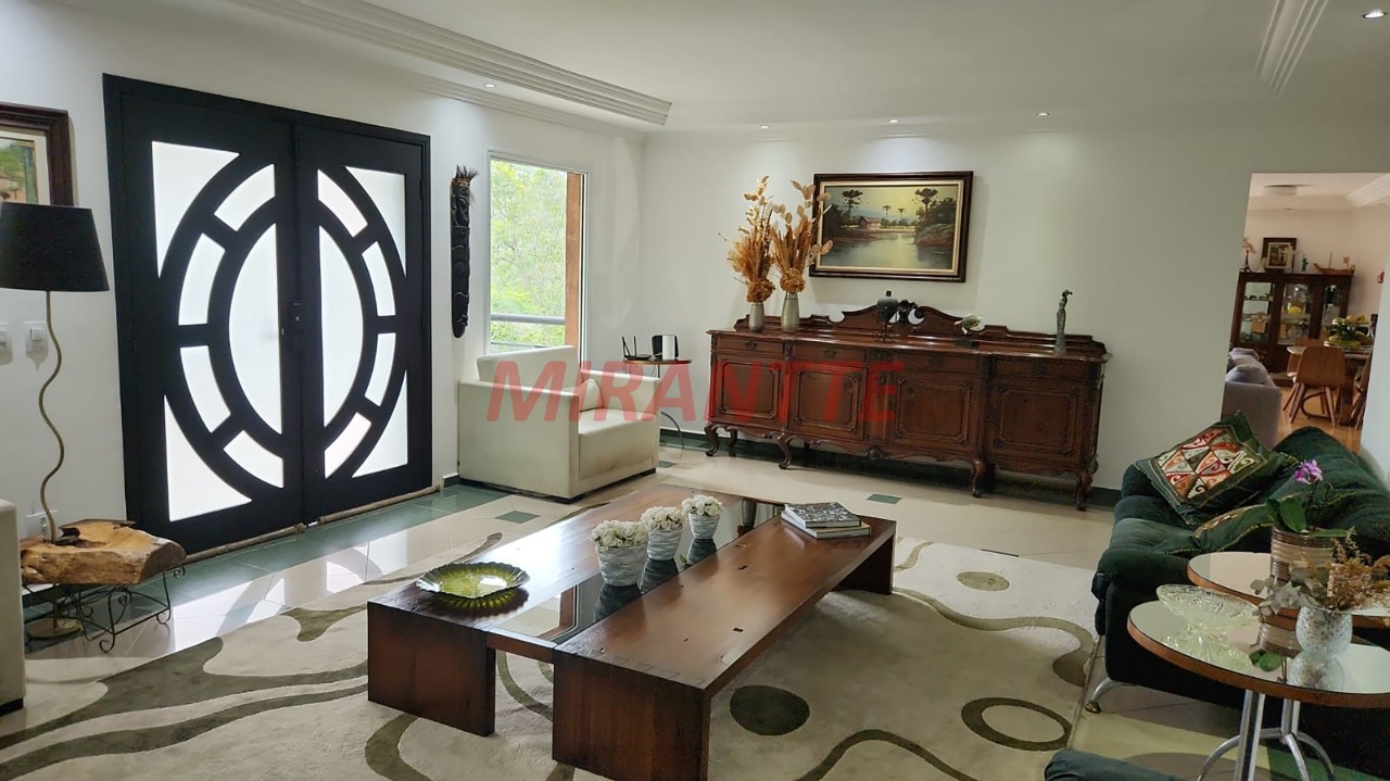 Cond. fechado de 880m² com 6 quartos em Roseira