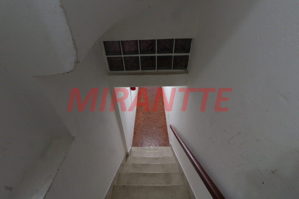 Comercial de 234m² em Santana