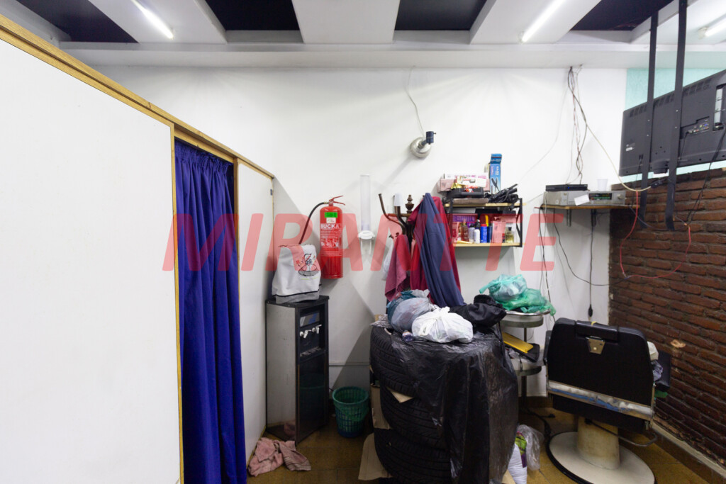 Comercial de 234m² em Santana