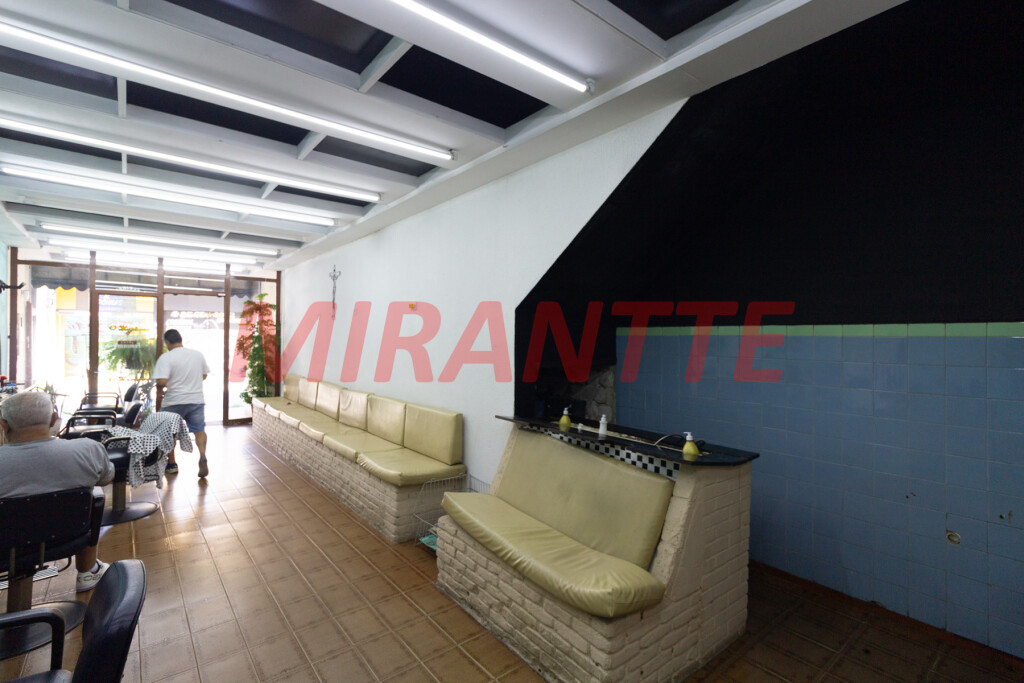 Comercial de 234m² em Santana