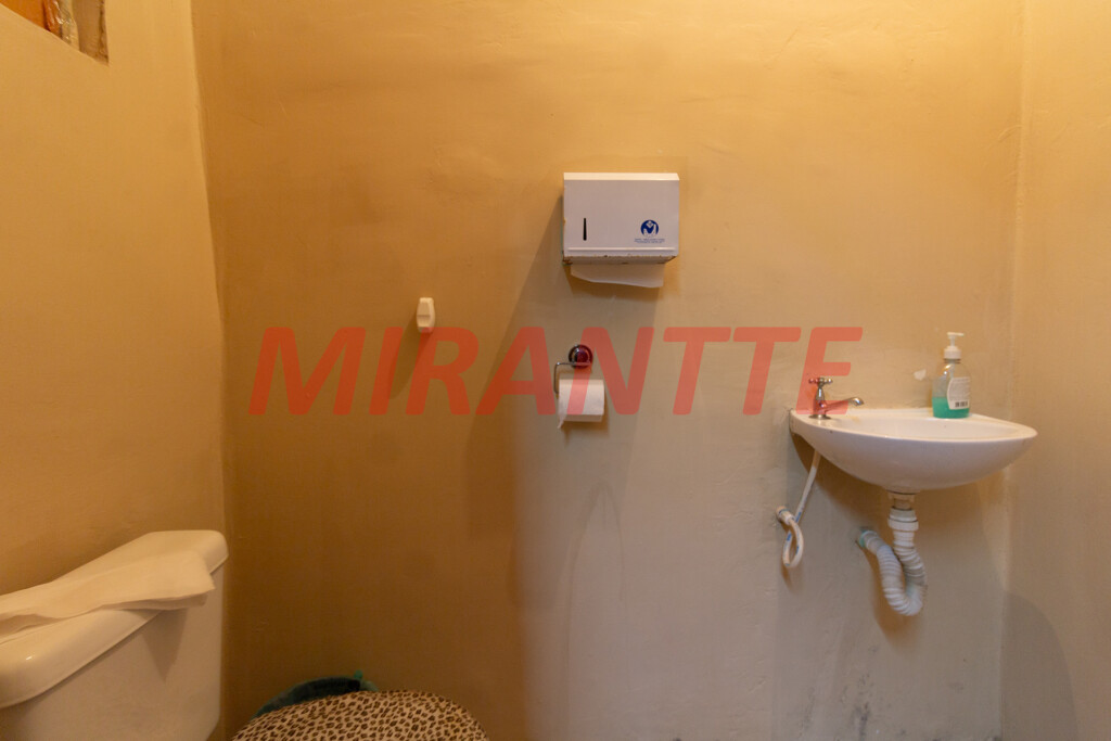 Comercial de 234m² em Santana