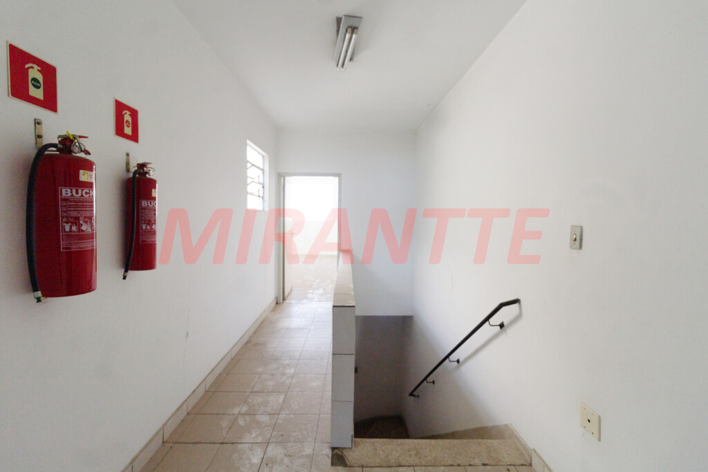 Comercial de 721m² em Santana