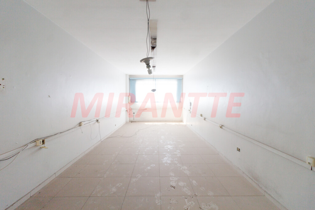 Comercial de 721m² em Santana