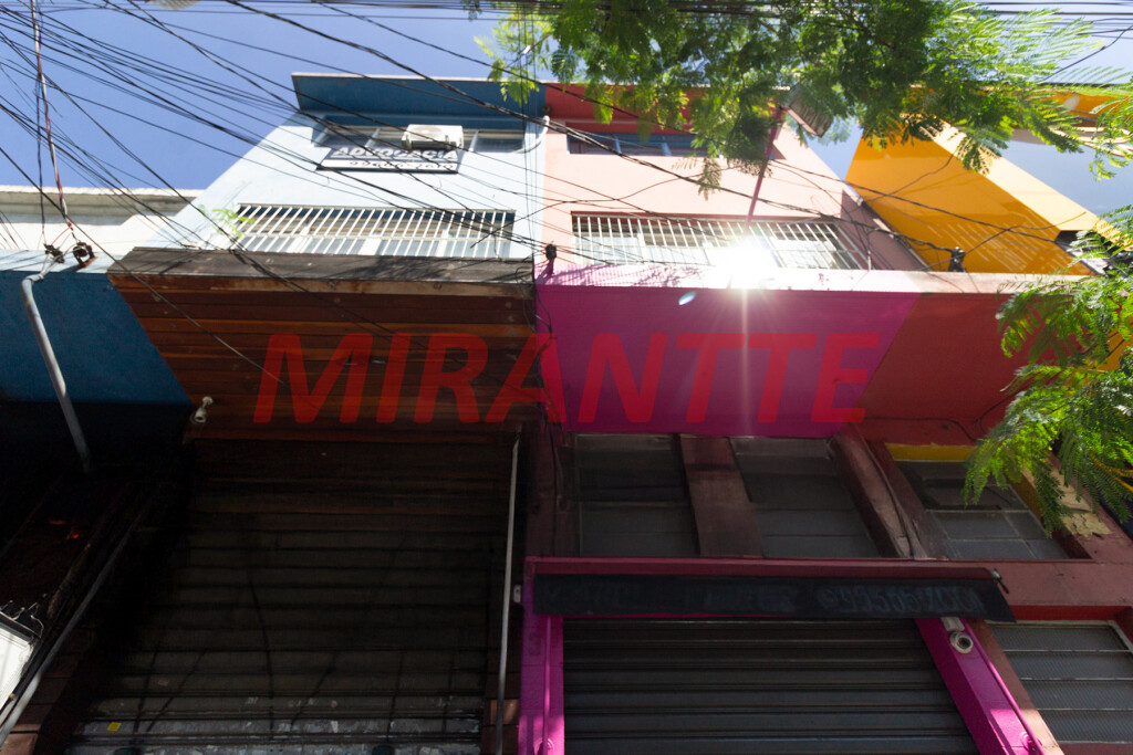 Comercial de 721m² em Santana
