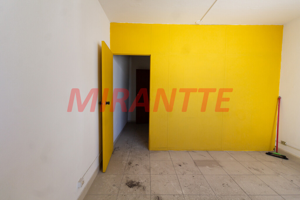 Comercial de 721m² em Santana