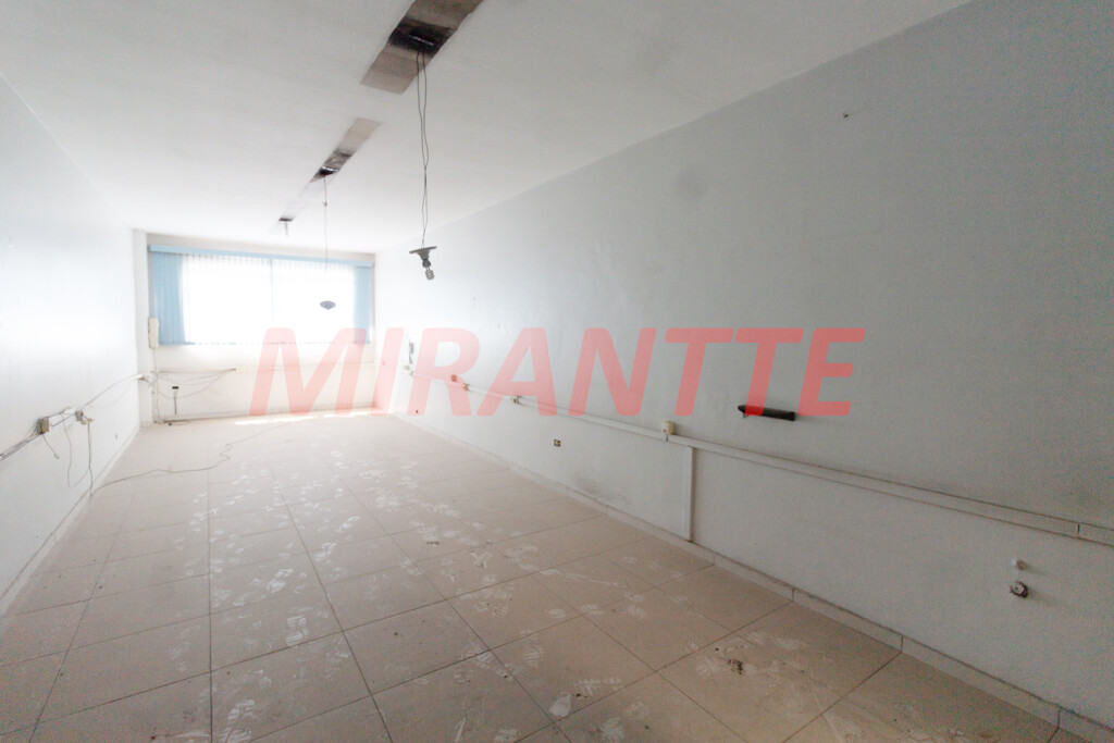 Comercial de 721m² em Santana