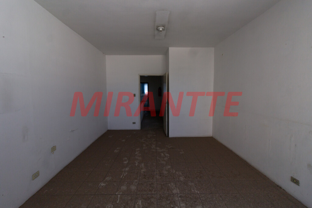 Comercial de 721m² em Santana